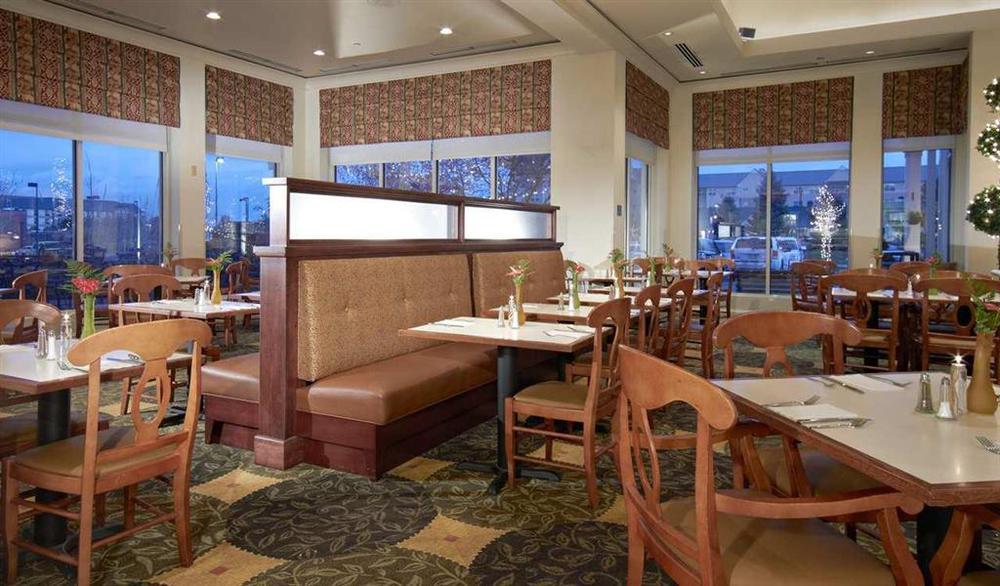 Hilton Garden Inn Denver Airport Аурора Ресторант снимка