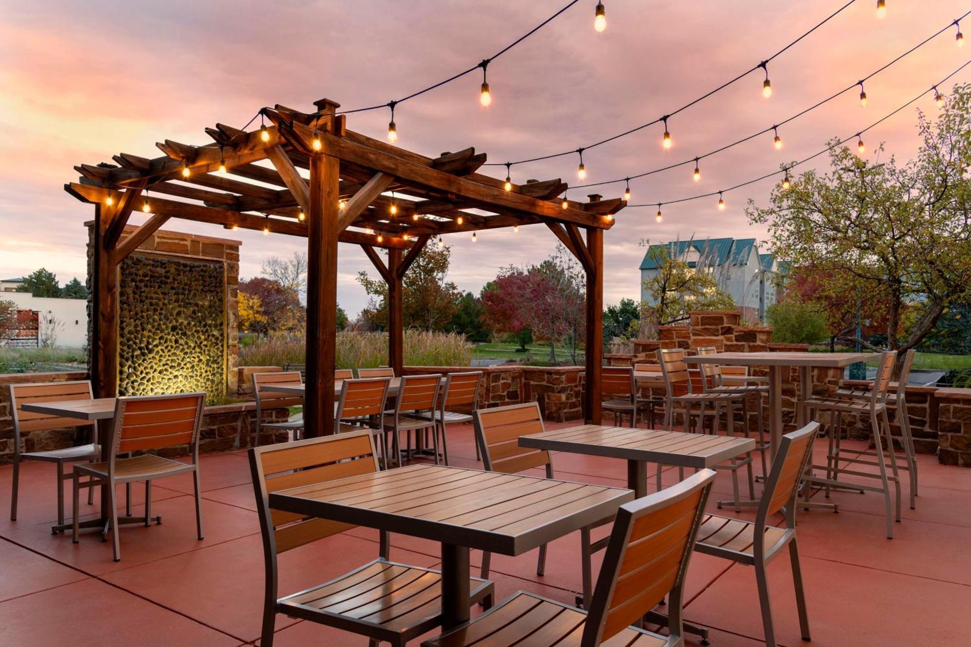 Hilton Garden Inn Denver Airport Аурора Екстериор снимка
