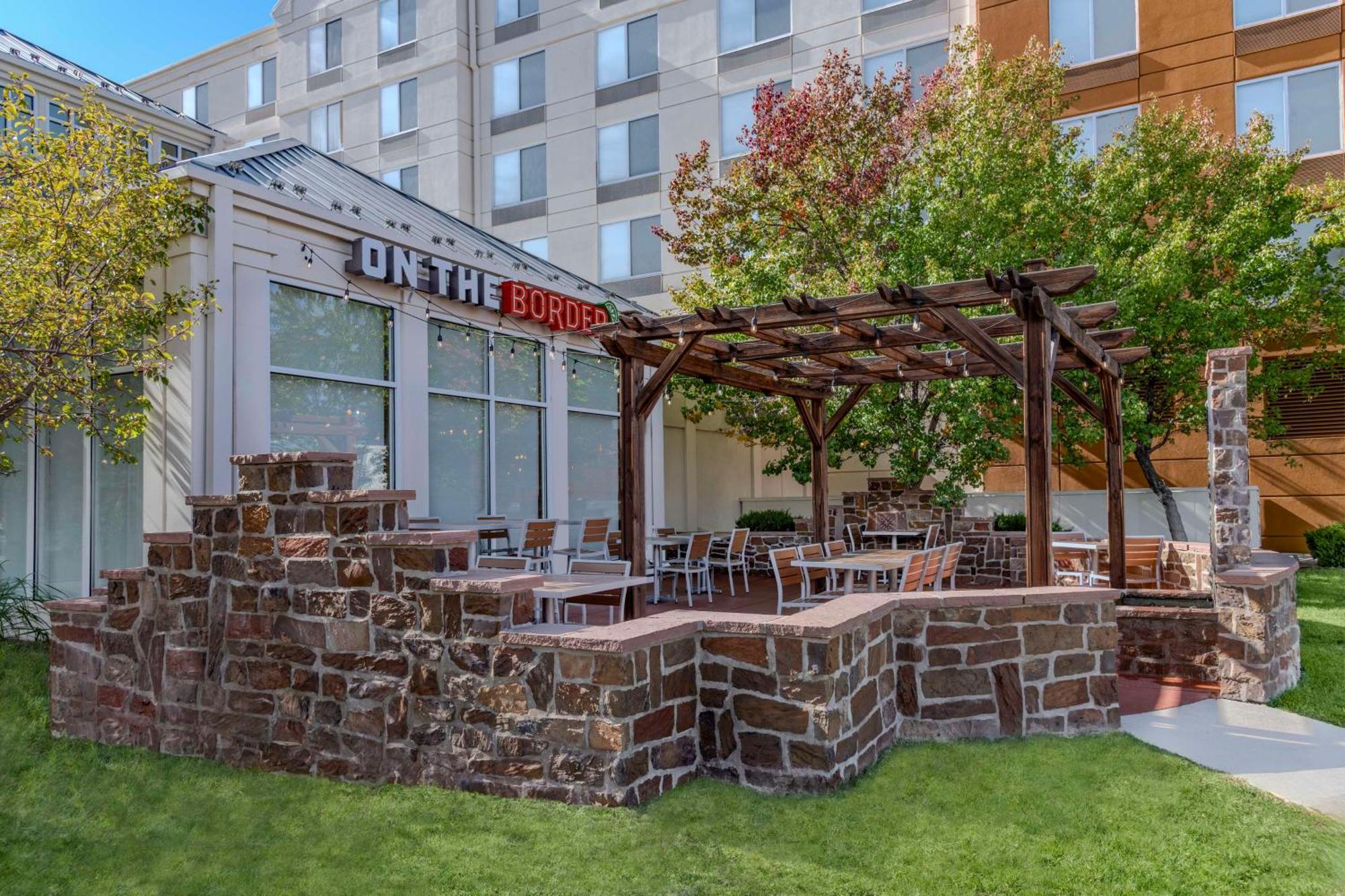 Hilton Garden Inn Denver Airport Аурора Екстериор снимка